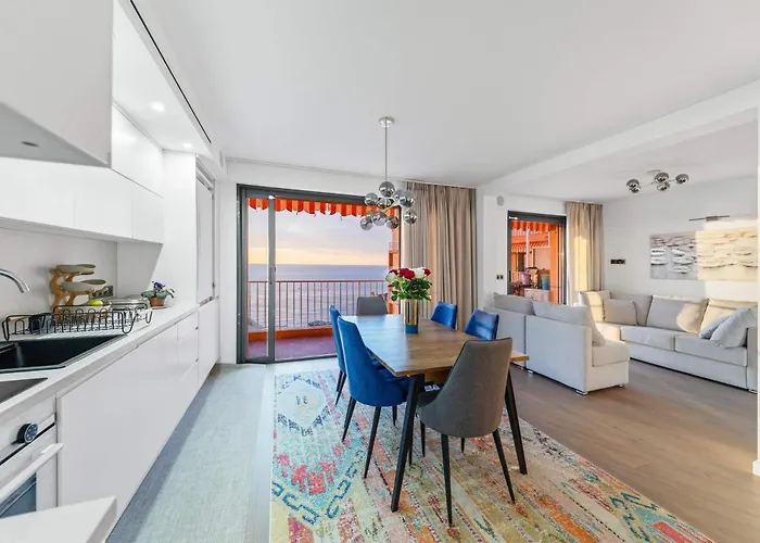 Sea-View Sunrise Condo Close Beaches And Monaco